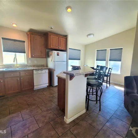 Image 3 - Viewpoint Golf Resort, 650 North Hawes Road, Mesa, AZ 85207, USA - House for sale