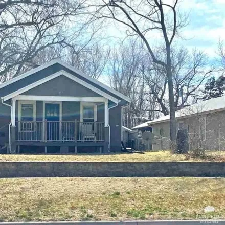 Buy this 4 bed house on 417 Bluemont Avenue in Manhattan, KS 66502