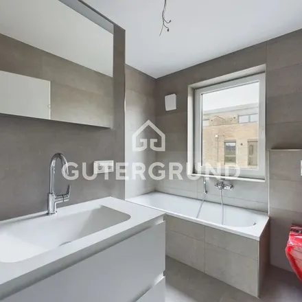 Rent this 4 bed apartment on Reiherstraße 44 in 28239 Bremen, Germany
