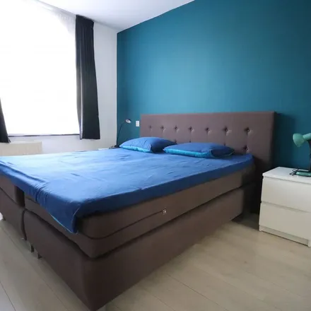 Rent this 1 bed apartment on Goudsesingel 600 in 3011 KT Rotterdam, Netherlands