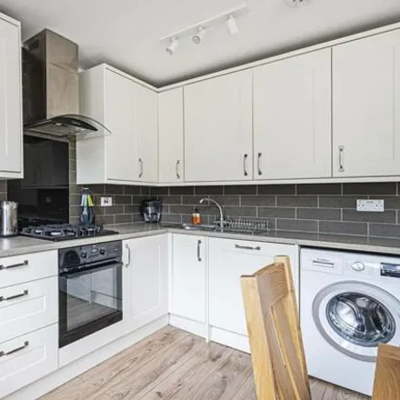Image 3 - Johns Place, Clark Street, St. George in the East, London, E1 2HD, United Kingdom - Apartment for sale