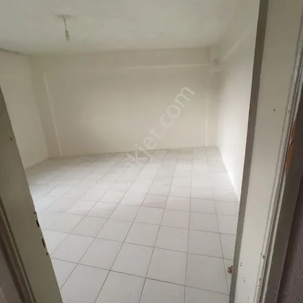 Rent this 3 bed apartment on unnamed road in 35160 Karabağlar, Turkey