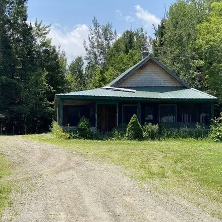 Buy this studio house on 586 West Ridge Road in Mars Hill, ME 04758