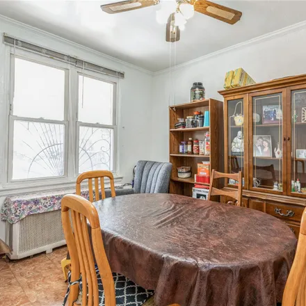 Image 5 - 78-26 Kneeland Avenue, New York, NY 11373, USA - House for sale