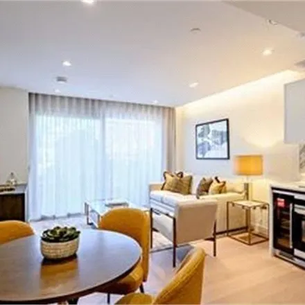 Rent this 1 bed apartment on 372 Edgware Road in London, W2 1EB