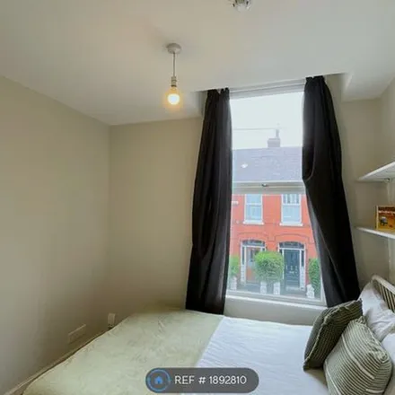 Rent this 7 bed townhouse on Stalbridge Avenue in Liverpool, L18 1HG