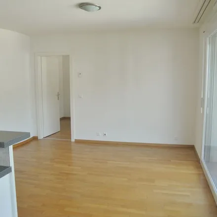 Image 2 - Avenue de Gilamont 42, 1800 Vevey, Switzerland - Apartment for rent
