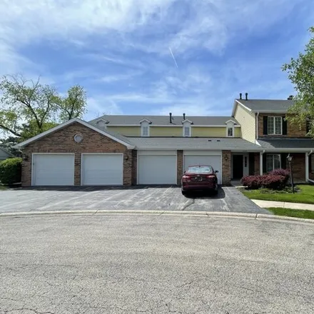 Buy this 3 bed house on 799 Cottonwood Court in Willowbrook, DuPage County