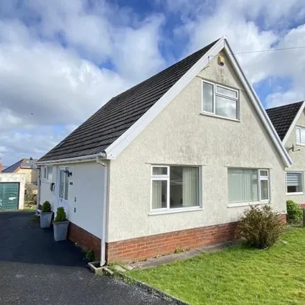 Rent this 3 bed house on Graig-y-Coed in Llanmorlais, SA4 3RL