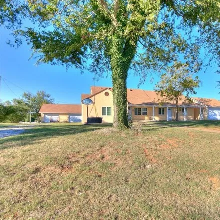 Buy this 4 bed house on 1195 South 29th Street in Chickasha, OK 73018