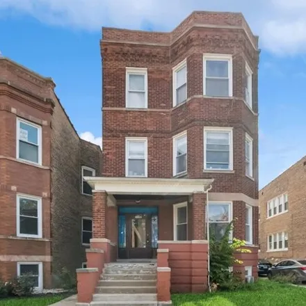 Buy this 9 bed house on 3115 North Davlin Court in Chicago, IL 60618