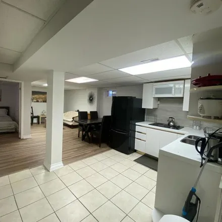 Image 7 - 4 Geranium Court, Richmond Hill, ON L4C 7N1, Canada - Apartment for rent