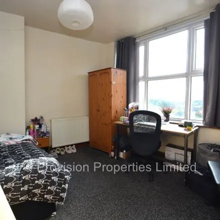 Image 3 - Hill Top Street, Leeds, LS6 1NW, United Kingdom - Apartment for rent