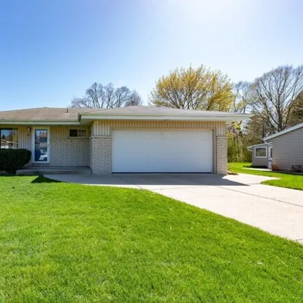 Buy this 3 bed house on 205 Parkway Drive in South Milwaukee, WI 53172