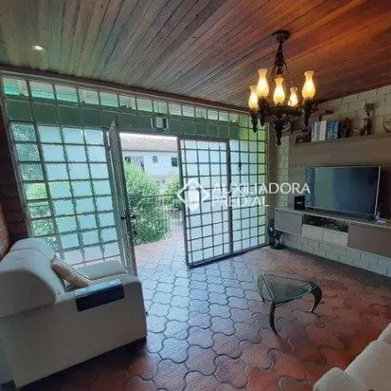 Buy this 6 bed house on Rua Araranguá in São José, Novo Hamburgo - RS