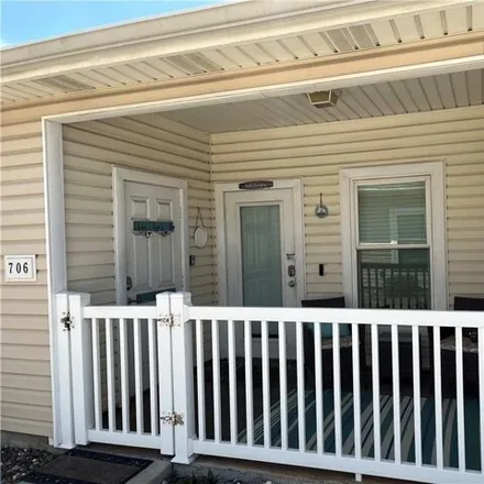 Image 2 - Stripes, Whitecap Boulevard, Corpus Christi, TX, USA - Townhouse for sale