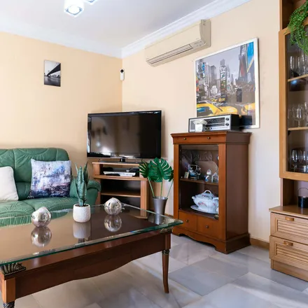 Rent this 3 bed apartment on The Mad Monk in Calle Decano Higueras del Castillo, 29620 Torremolinos