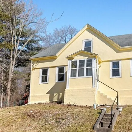 Buy this 5 bed house on 598 East Main Street in Middletown, CT 06457