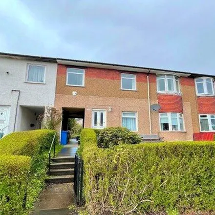 Rent this 4 bed apartment on Tweedsmuir Road in Glasgow, G52 2EQ