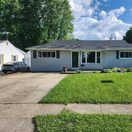 Buy this 3 bed house on 420 East Lake Avenue in Bellefontaine, OH 43311