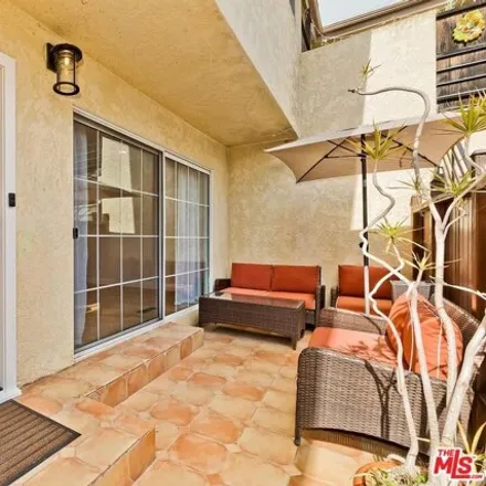 Rent this 3 bed townhouse on 9th Court in Santa Monica, CA 90402