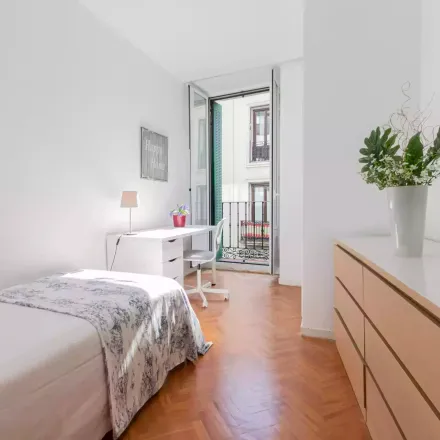 Rent this studio room on Calle de Esparteros in 3, 28012 Madrid
