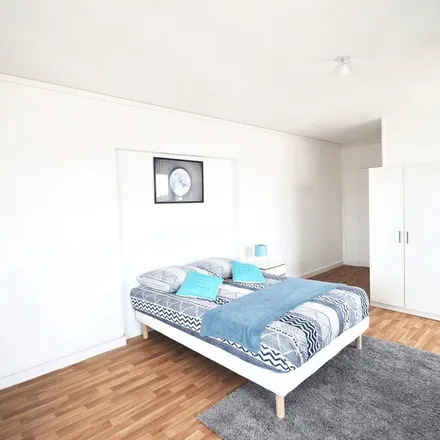 Rent this 1 bed apartment on Dalle Vitruve in Rue Vitruve, 75020 Paris