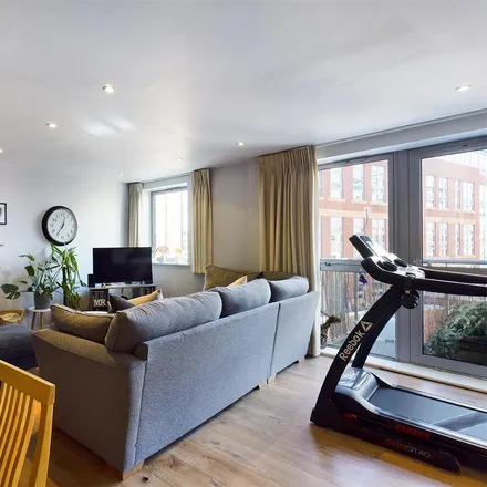 Image 2 - Quartz, Hall Street, Birmingham, B18 6BX, United Kingdom - Apartment for rent