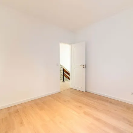 Rent this 4 bed apartment on Avenida Rio de Janeiro in 2780-016 Oeiras, Portugal