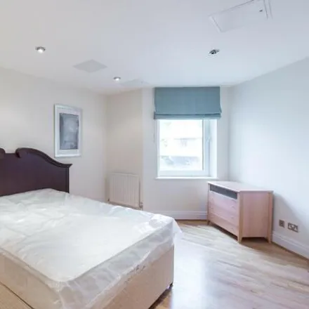 Image 4 - Warren House &amp; Atwood House, 185 Warwick Road, London, W8 6PL, United Kingdom - Room for rent