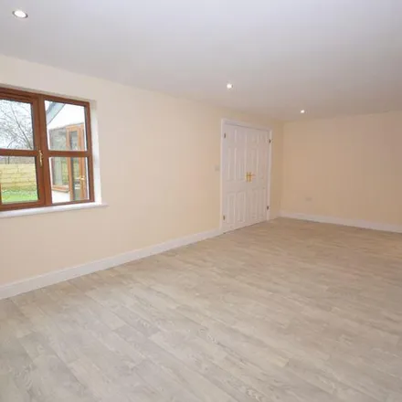 Rent this 4 bed duplex on Vyvyan Drive in Quintrell Downs, TR8 4NF