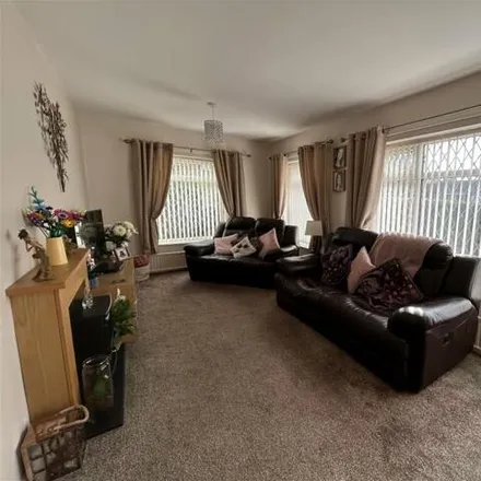 Buy this 3 bed house on Lincoln Road in Winthorpe, PE25 2DN