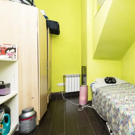 Rent this 4 bed room on Madrid in Cuesta de Castro de Vigo, 28011 Madrid