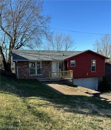 Buy this 3 bed house on 1482 10th Street in Vienna, WV 26105