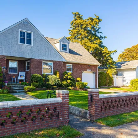 Buy this 5 bed house on 413 South 14th Street in Village of Lindenhurst, NY 11757