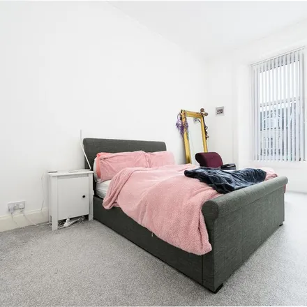 Image 1 - Ardgowan Street, Greenock, PA16 8JX, United Kingdom - Apartment for rent