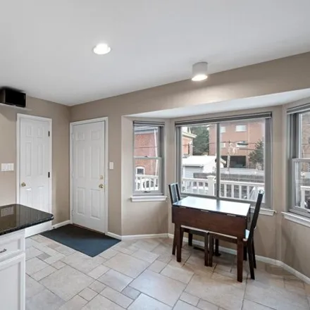 Image 7 - Delaware Avenue Historic District, Delaware Avenue, Wilmington, DE 12806, USA - Townhouse for sale