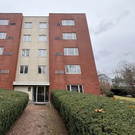 Buy this 1 bed condo on 114 Pleasant Street in Arlington, MA 02174