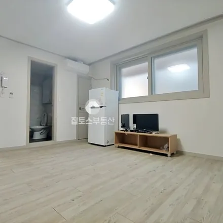 Rent this studio apartment on 서울특별시 도봉구 창동 581-80