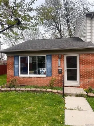 Buy this 1 bed townhouse on 25932 Salem Street in Roseville, MI 48066