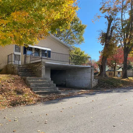 Image 8 - 399 Columbia Street, Albany, KY 42602, USA - Townhouse for sale