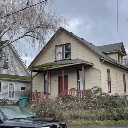 Buy this 3 bed house on 3646 North Missouri Avenue in Portland, OR 97227