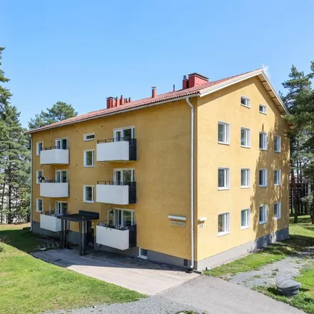 Rent this 2 bed apartment on Tykkitie 67 in 04300 Tuusula, Finland