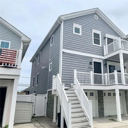 Rent this 5 bed house on 66 Vermont Street in City of Long Beach, NY 11561