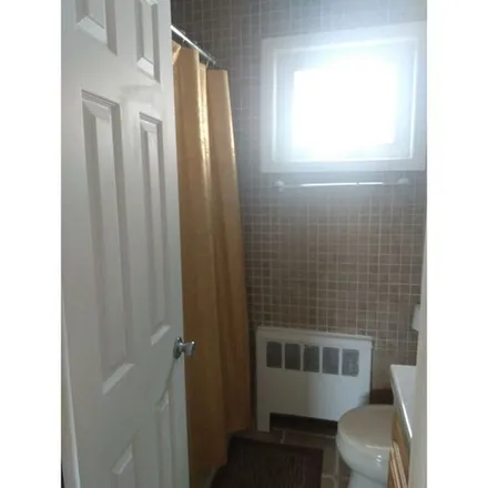 Image 2 - 5438 Valles Avenue, New York, NY 10471, USA - Apartment for rent