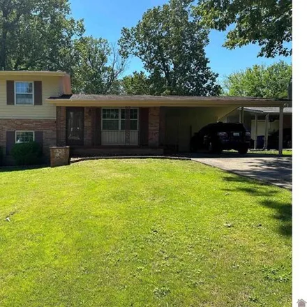 Buy this 3 bed house on 2510 Trimble St in Paducah, Kentucky