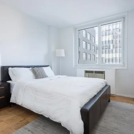 Image 3 - La Premier, West 55th Street, New York, NY 10019, USA - Apartment for rent