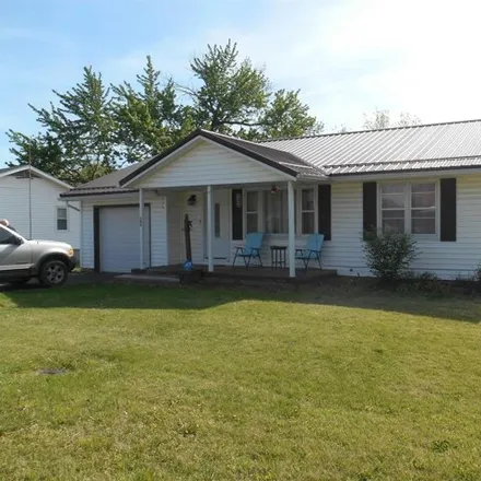 Buy this 4 bed house on 466 Oak Street in Cole Camp, Benton County