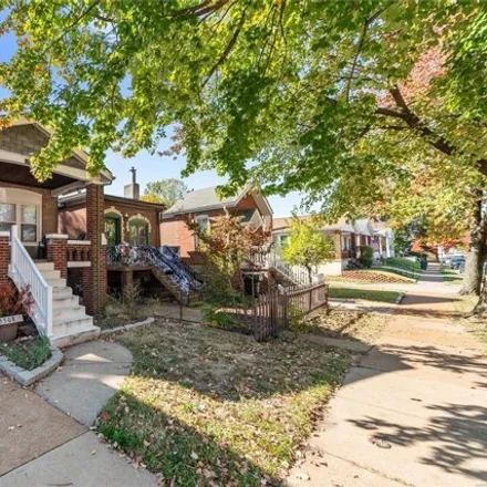 Buy this 2 bed house on 5510 Columbia Avenue in Clifton Heights, St. Louis