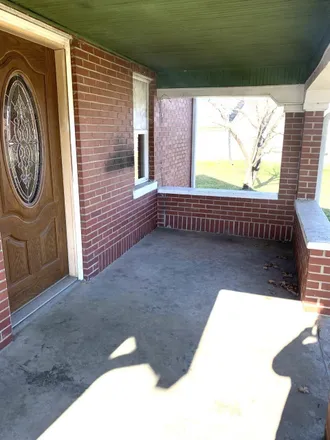 Image 6 - American Legion Hall, South Lincoln Boulevard, Hodgenville, Larue County, KY 42748, USA - Loft for sale